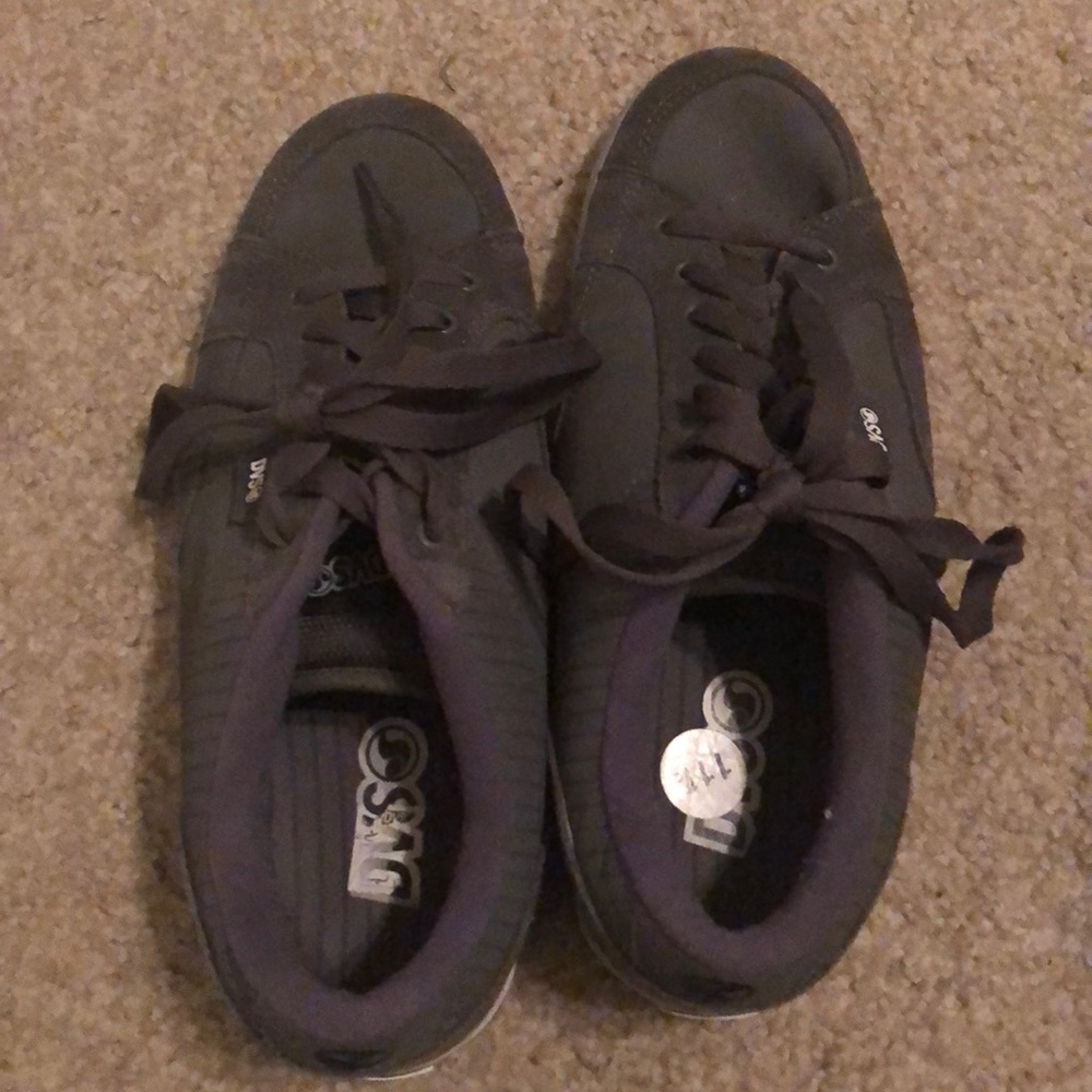Men’s DVS shoes gray